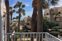 Beachfront Penthouse Getaway - B&B
