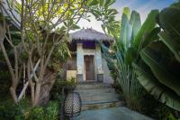 Villa with Garden View