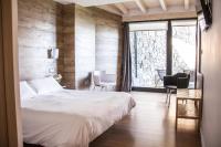 Camera Matrimoniale con Vista Giardino