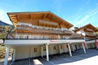 All Seasons Lodge by All in One Apartments - Bed and Breakfast