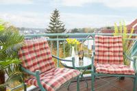 Ferienwohnung Tine mit Balkon, Fahrrädern und Strandkorb im Sommer - B&B Seebad Zempin