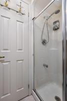 Suite 101 - Queen Suite with Private Entrance - Ground Floor