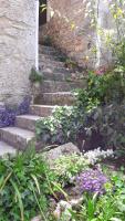 Appartements - Charme, jardin et vue imprenable en plein coeur de St-Cirq - Chambres d'hôtes Saint-Cirq-Lapopie