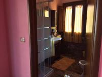 Deluxe Room (2 Adults + 1 Child)