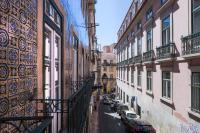Charming Flat with Balconies Central Chiado District 2 Bedrooms & AC 19th Century Building - B&B Lisbona