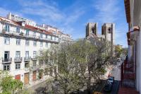 Alfama Sophisticate Flat With Balconies 2Bedrs 2Baths & AC in 19th Century Building Historic Center - Chambres d'hôtes Lisbonne
