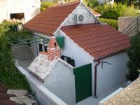 Apartment Menego A2 BOL-CENTER, Croatia - Bed and Breakfast