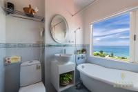 Camera Matrimoniale Deluxe con Balcone e Vista Mare