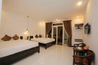 Family Room with Garden View