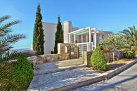 Villa de 4 dormitorios con piscina privada y vistas al mar
