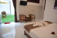 Queen Room with Garden View