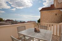 Apartment with Terrace and Sea View