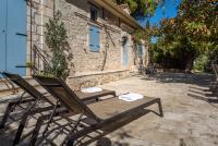 Bratis Holiday Home - B&B Kallithea