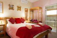 Queen Room with Garden View