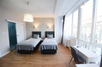 Deluxe Triple Room with Landmark View