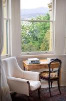 King Room with Garden View - Mary de Middlemore Spode