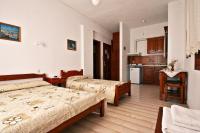 Studio (3 Adults)