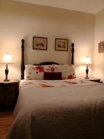 Zimmer mit Queensize-Bett und eigenem Bad