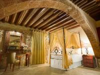 Luxury Suite with Fireplace & Spa Bath (Archontiko)