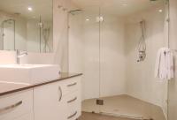 Deluxe Two-Bedroom Apartment with Ocean View (Free WIFI Access)