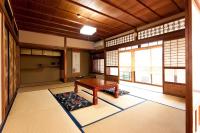 Zimmer im japanischen Stil mit Gemeinschaftsbad