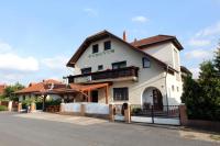Pingvin Cukrászda Apartman felső szint - B&B Balatonmáriafürdő