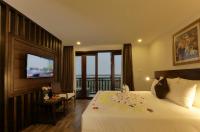 Apartament typu Junior Suite dla Nowożeńców z balkonem i widokiem na rzekę