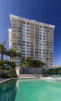 Beachside Garden 2 bed 2 bath w Courtyard, Pool, Gym, Steps to Sand & Burleigh Pavilion - B&B Gold Coast