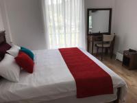 First Floor Apartment with Mountain View 