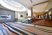 Lovely City Apartment! Views, Pool and Gym - B&B