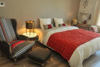 Kamer met Kingsize Bed en Uitzicht op het Zwembad