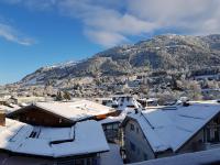 Appartamento con Balcone e Vista Montagna 