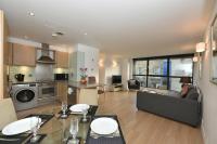 Modern & Peaceful Flat 2 Mins to Tube