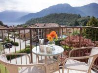 VECCHIA LUNA APARTMENT LENNO with Pool by Italian Apartments - Chambres d’hôtes Lenno