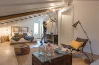 Deluxe Attic Room with Castle & City View