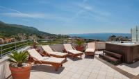 VILLA ARYA - Heated pool, roof hot tub, gym, near the beach with amazing views! - Chambres d'hôtes Podstrana