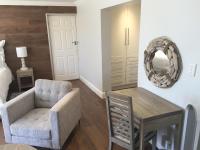 King or Twin Suite with Pool View
