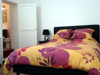 Double Room with Garden View with Private Bathroom