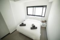 Deluxe Two-Bedroom Apartment with Balcony - Bernstein Cohen 5 Street