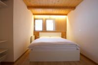 Family Two-Bedroom Apartment with Garden