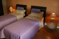Chambre Double ou Lits Jumeaux avec Salle de Bains Commune