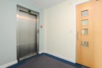 Portland Square - 2 Bedroom Modern City Apartment - B&B