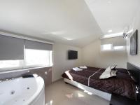 Deluxe Double Room with Bath