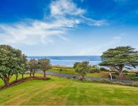 Three-Bedroom Beach House with Ocean View