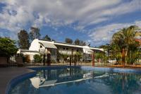 Novena Palms Motel - Chambres d’hôtes