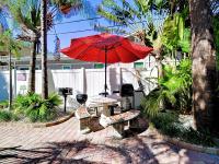 Palm Place 1 - Sabal Palm Beach getaway 624 - B&B