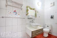 Vierbettzimmer mit Dusche