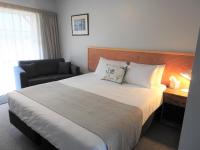 Estudio con cama extragrande