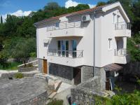 Stone Circle Apartments - Bed and Breakfast Tivat