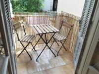 Cozy Flat in Heart of Acropolis - B&B Atenas